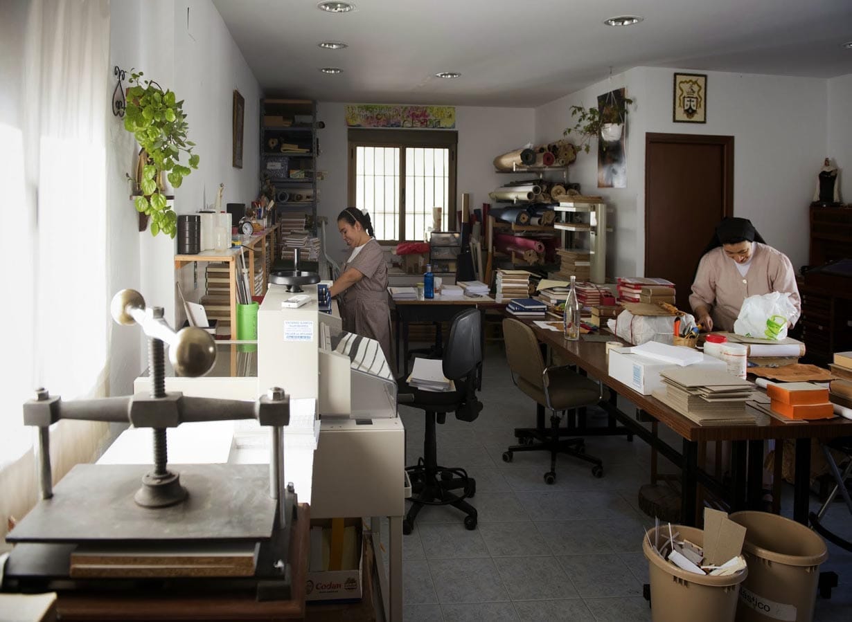 Trabajo: Encuadernación y restauración de libros
